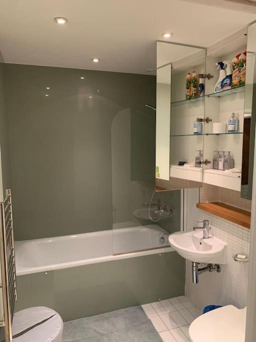Stunning 2 Bed Flat! Centrally Located In London, Uk! Exterior photo