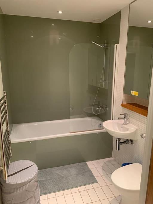 Stunning 2 Bed Flat! Centrally Located In London, Uk! Exterior photo