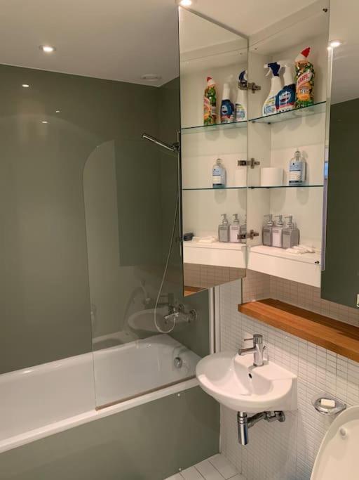Stunning 2 Bed Flat! Centrally Located In London, Uk! Exterior photo